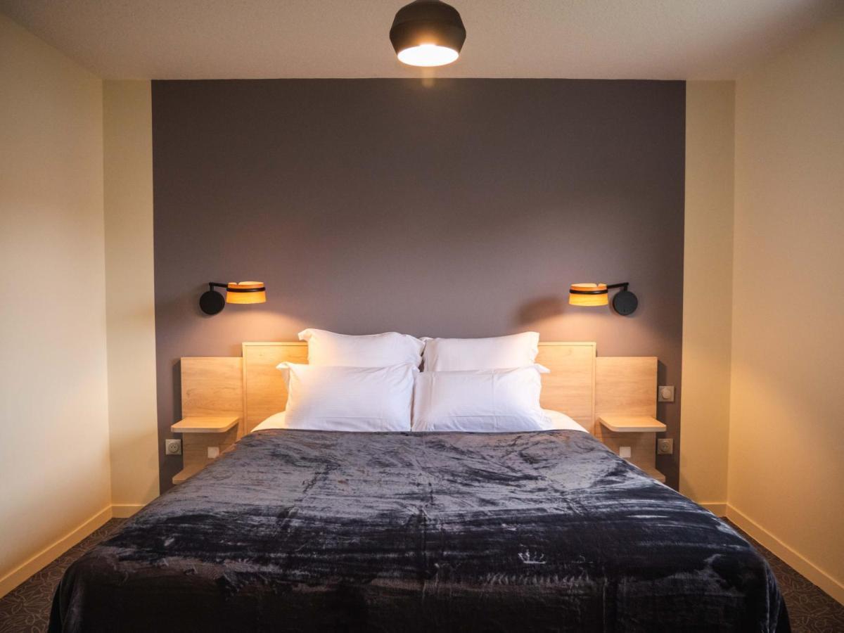 Logis Hotels Le Saint Pierre Moncoutant Exterior foto